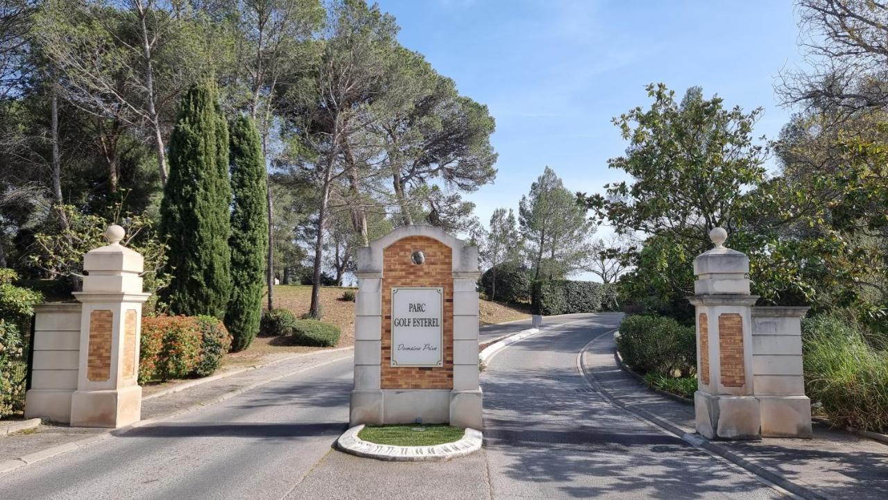 Chez K&D Studio Nature Avec Piscine St Raphael Saint-Raphaël Dış mekan fotoğraf